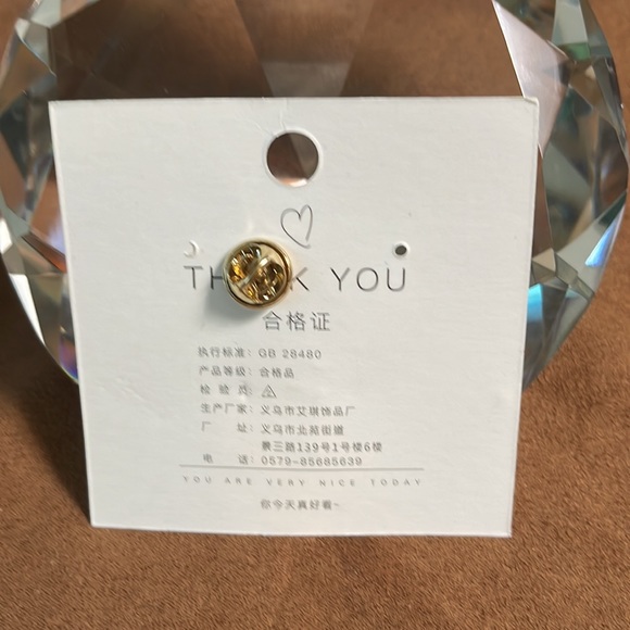 Rocket enamel Pin - Picture 4 of 4